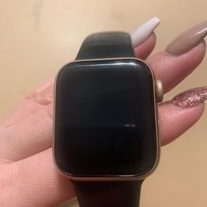 🛑🛑🛑SOLD🛑🛑Apple Watch Series 4 40mm GPS